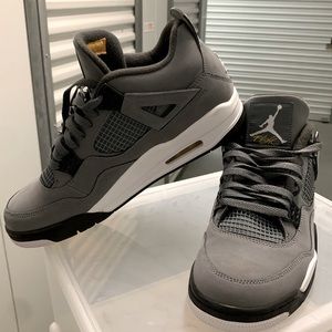 Air Jordan 4 Retro